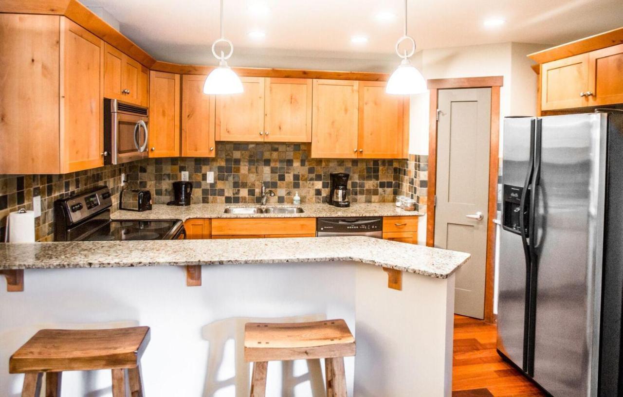 Villa Beautiful Peak Vista - 2BR w Stunning Mt Views Canmore Exterior foto