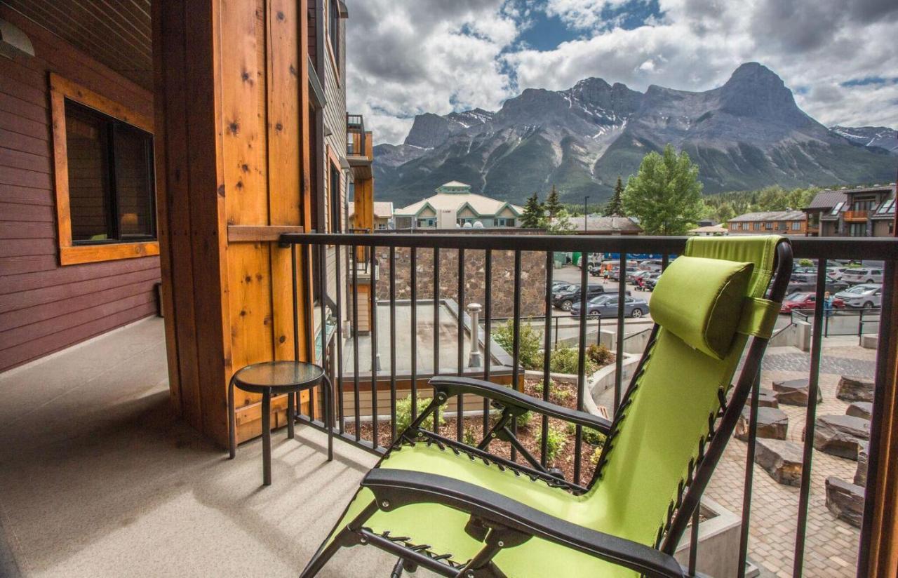 Villa Beautiful Peak Vista - 2BR w Stunning Mt Views Canmore Exterior foto